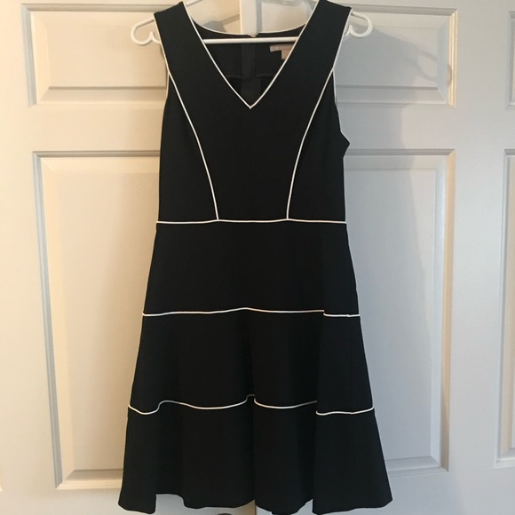 Banana Republic Dresses & Skirts - Banana Republic sleeveless dress - size 6